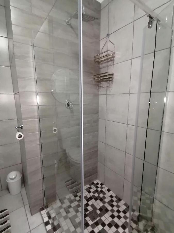 Roxy'S Rest Guest House Vanderbijlpark Εξωτερικό φωτογραφία