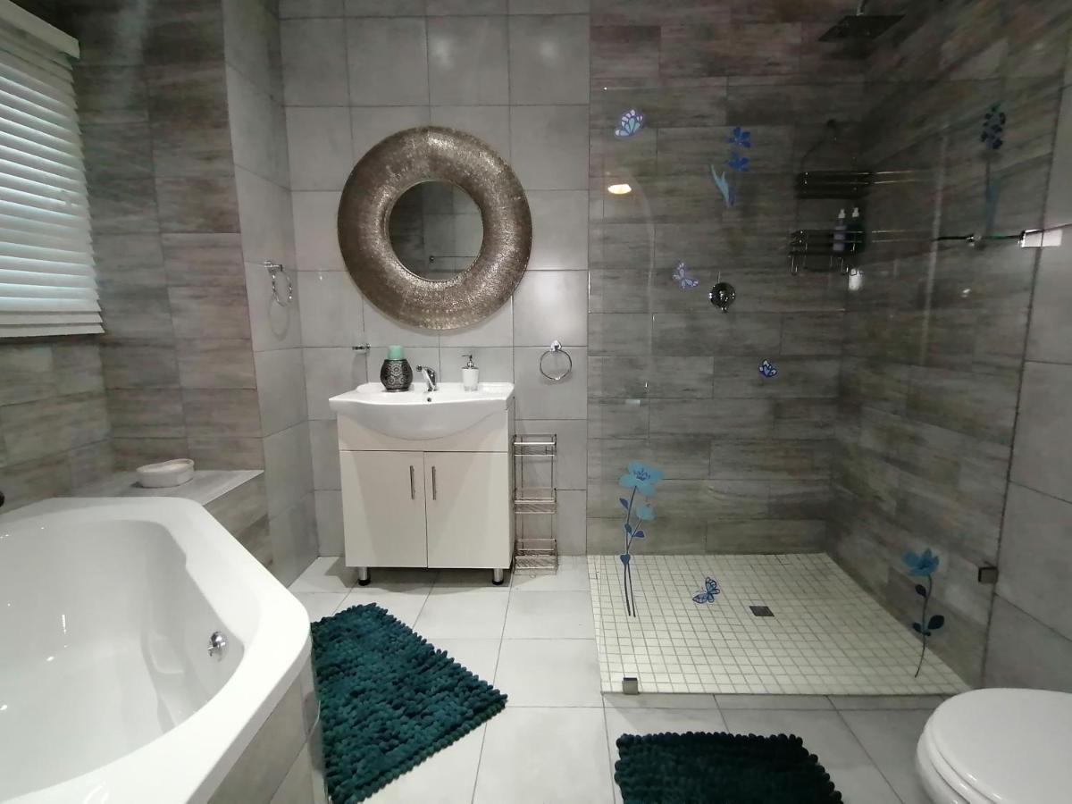 Roxy'S Rest Guest House Vanderbijlpark Εξωτερικό φωτογραφία