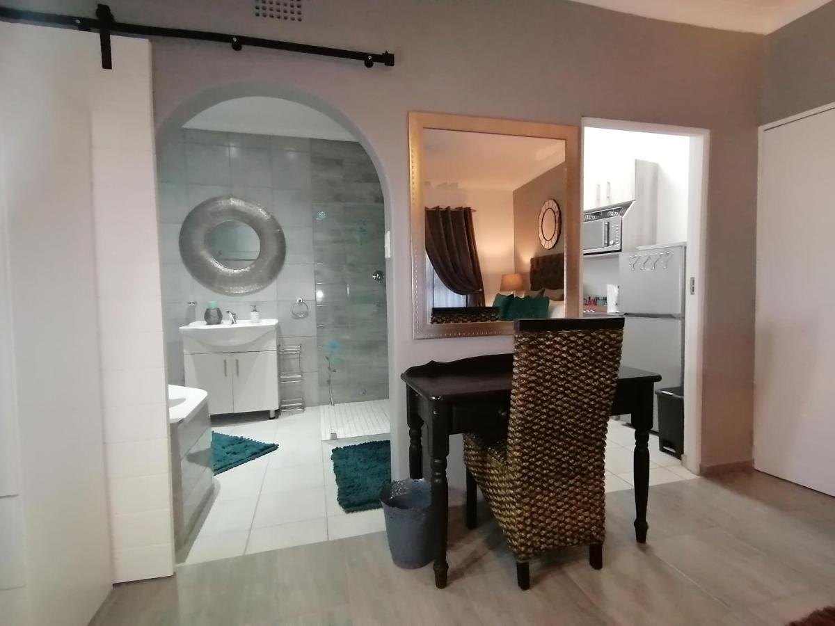 Roxy'S Rest Guest House Vanderbijlpark Εξωτερικό φωτογραφία