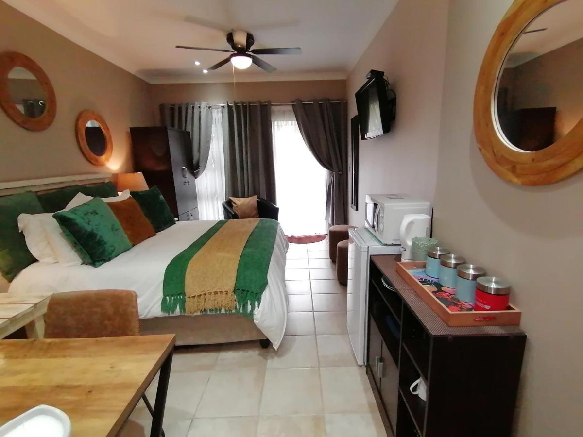Roxy'S Rest Guest House Vanderbijlpark Εξωτερικό φωτογραφία