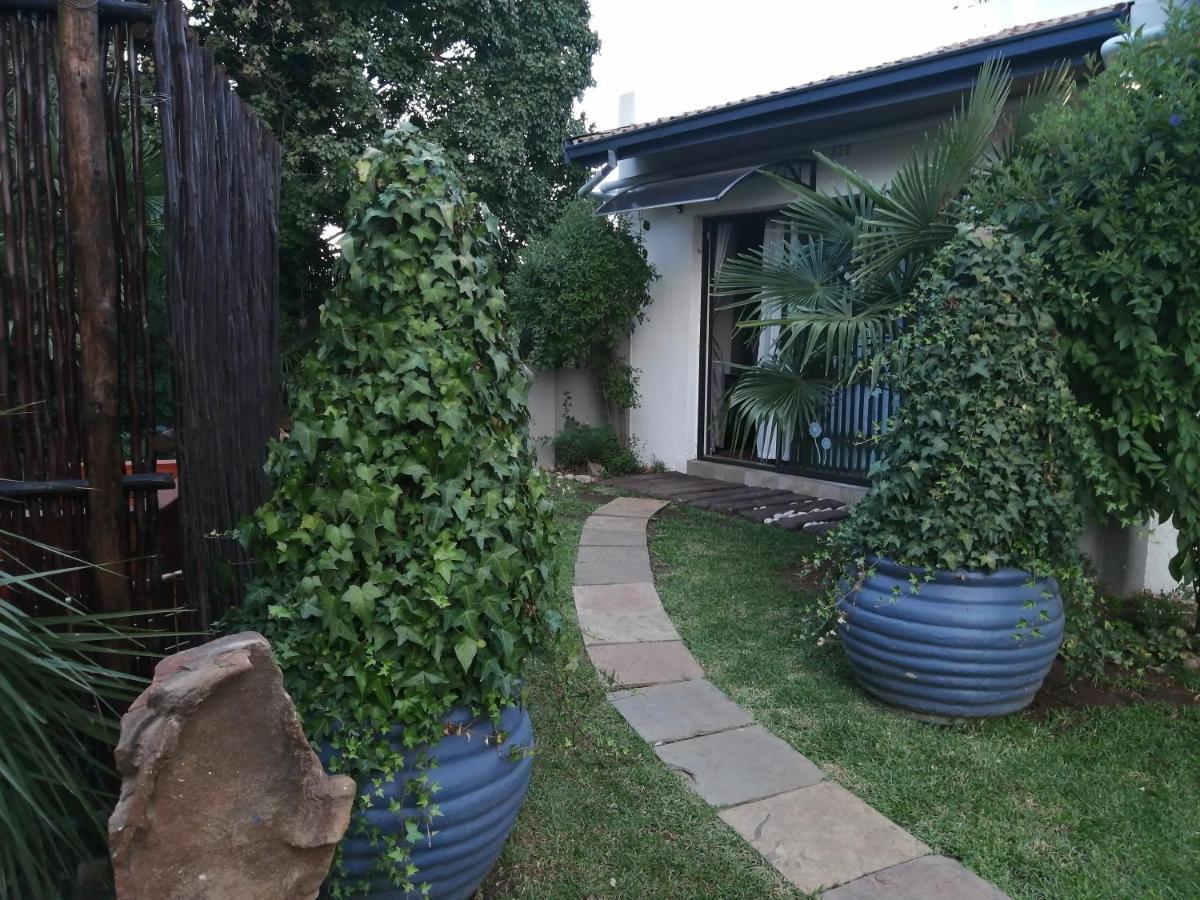 Roxy'S Rest Guest House Vanderbijlpark Εξωτερικό φωτογραφία