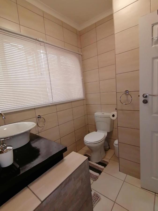 Roxy'S Rest Guest House Vanderbijlpark Εξωτερικό φωτογραφία