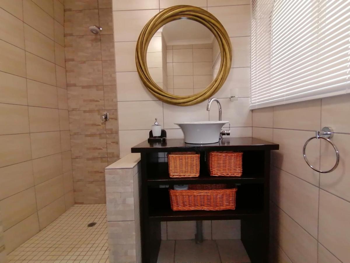 Roxy'S Rest Guest House Vanderbijlpark Εξωτερικό φωτογραφία