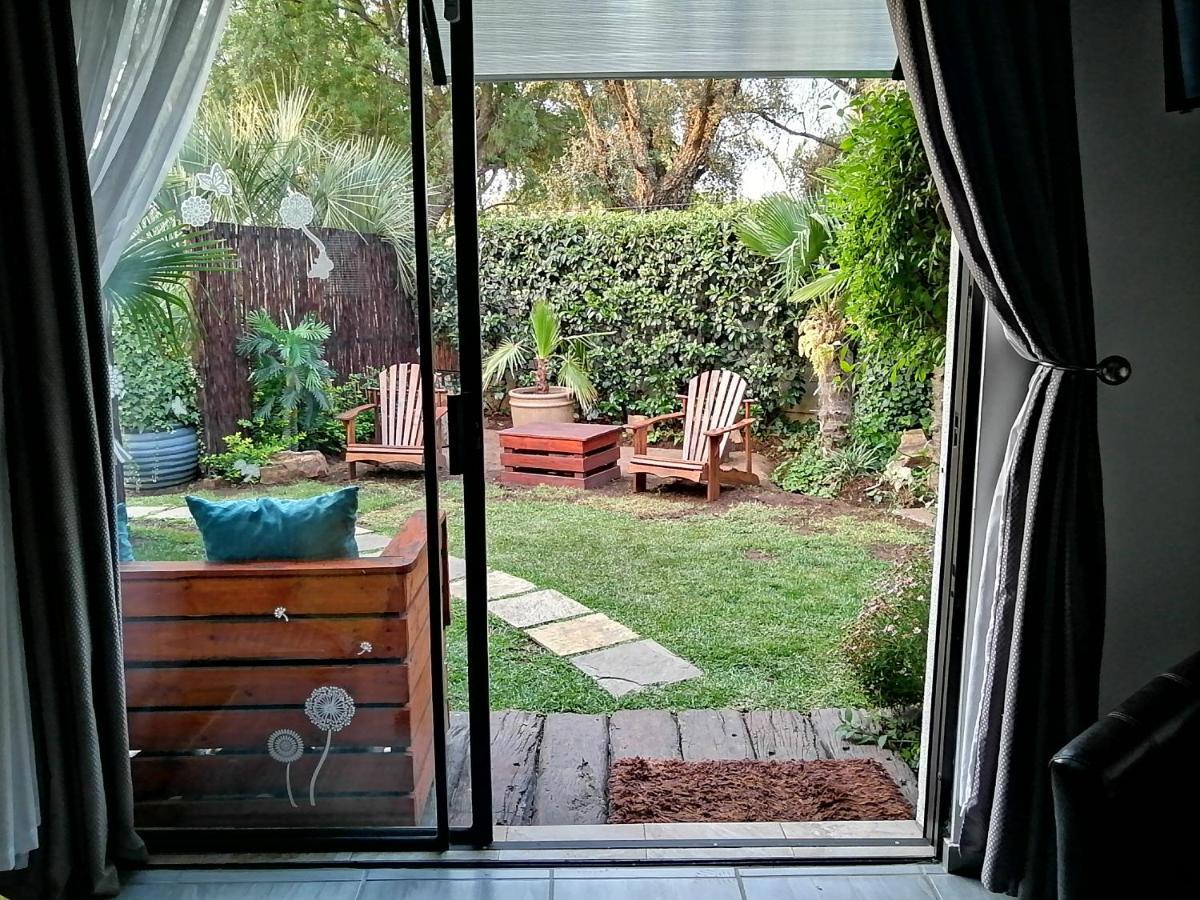 Roxy'S Rest Guest House Vanderbijlpark Εξωτερικό φωτογραφία