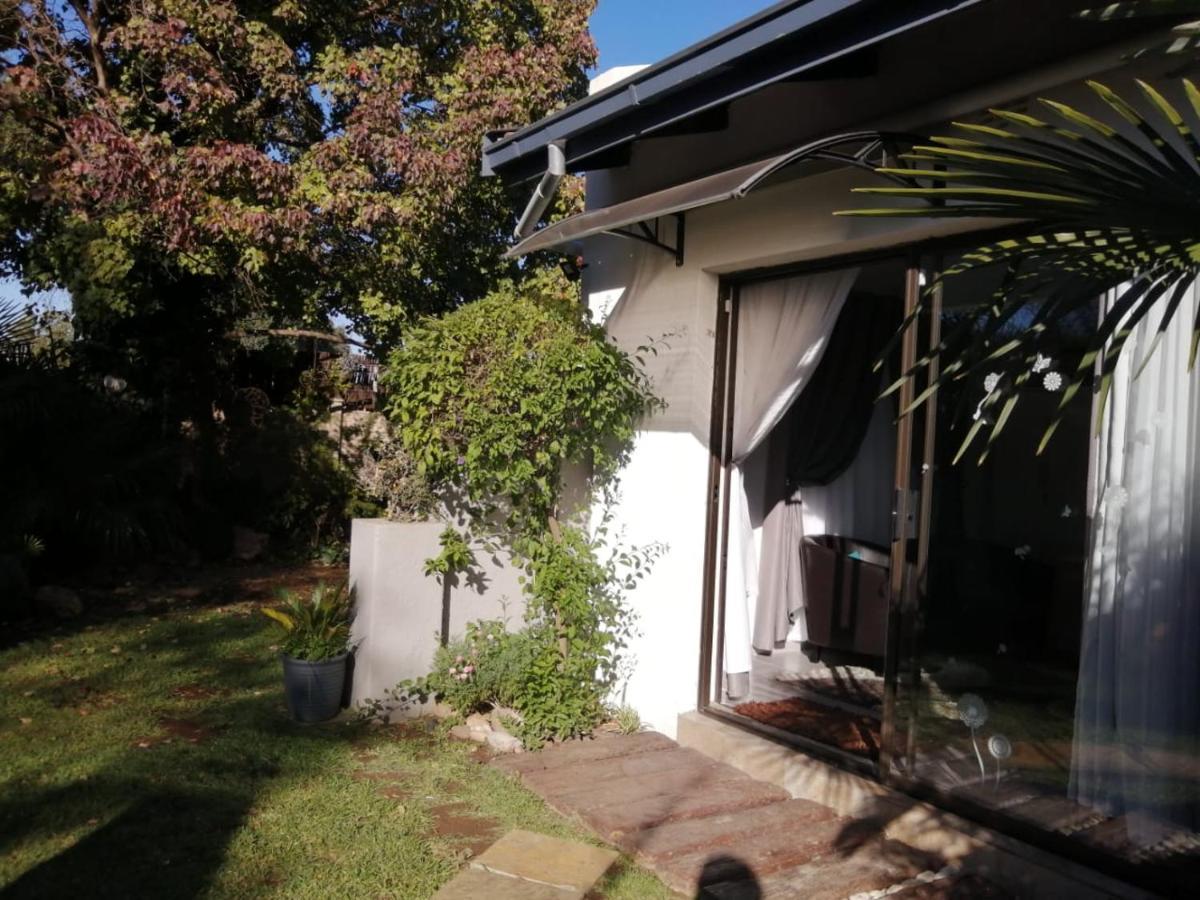 Roxy'S Rest Guest House Vanderbijlpark Εξωτερικό φωτογραφία