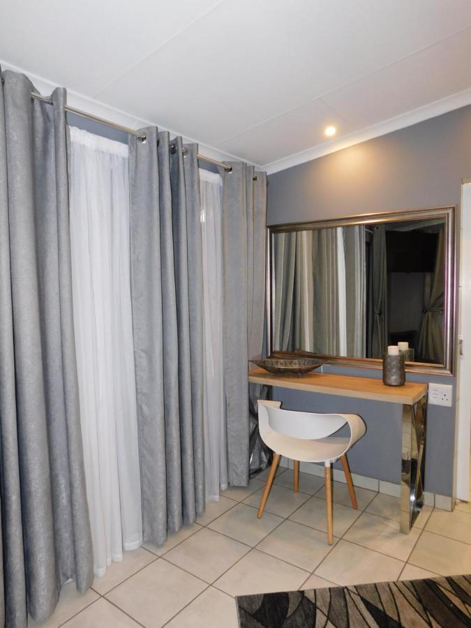 Roxy'S Rest Guest House Vanderbijlpark Εξωτερικό φωτογραφία