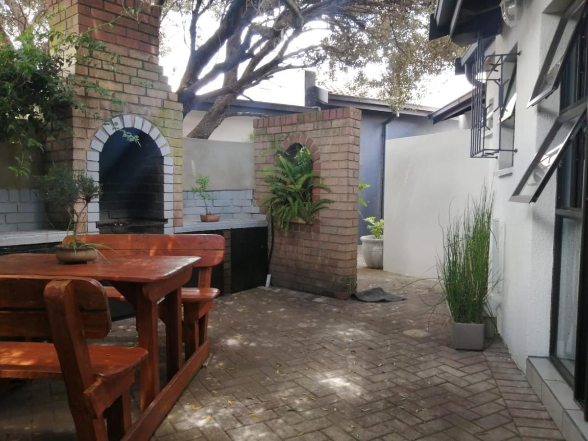 Roxy'S Rest Guest House Vanderbijlpark Εξωτερικό φωτογραφία