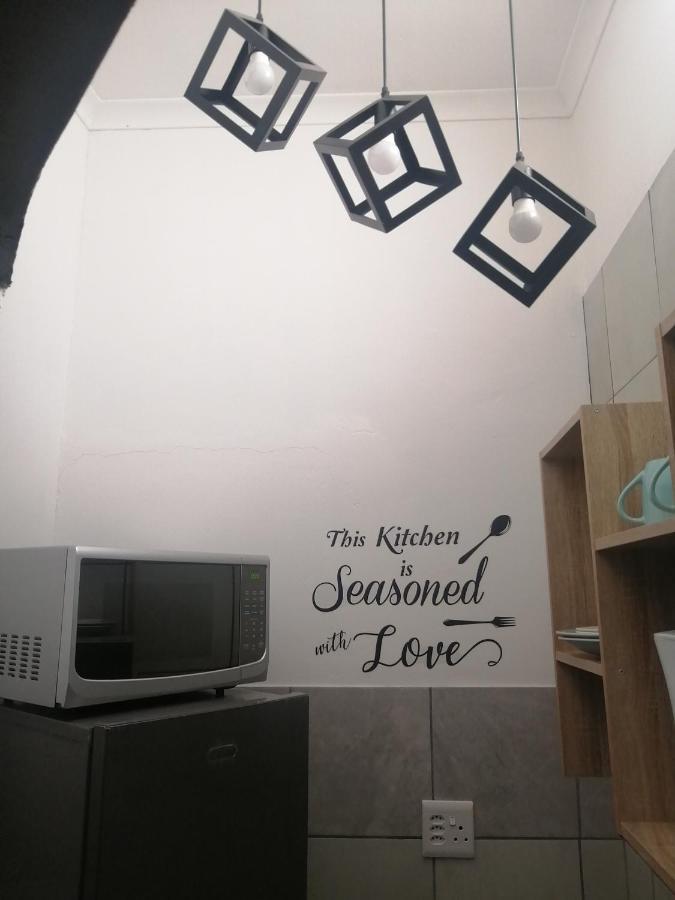 Roxy'S Rest Guest House Vanderbijlpark Εξωτερικό φωτογραφία